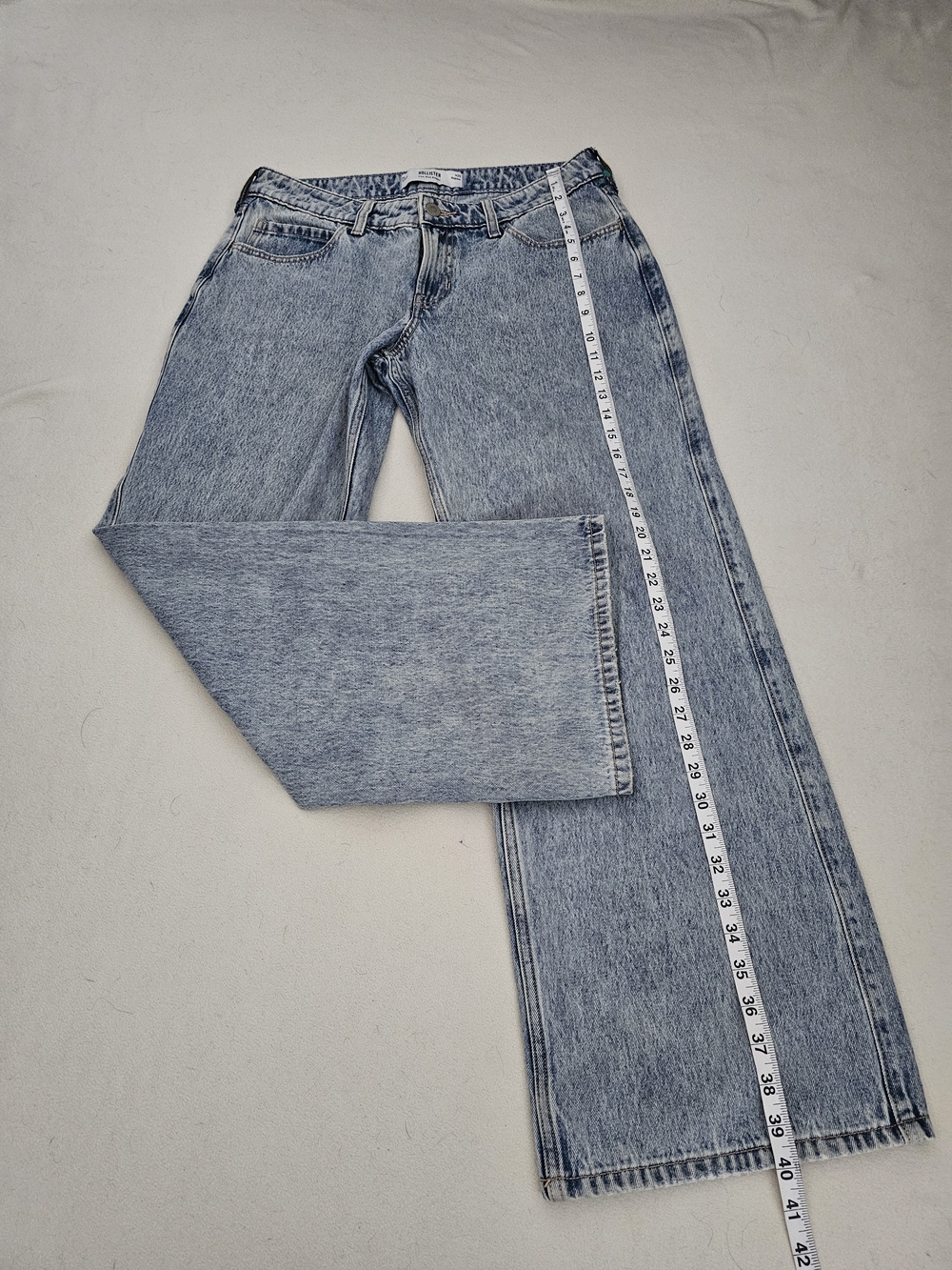 NEW! HOLLISTER Wome's Baggy Low-Rise Wide-Leg Jeans In Blue Ligth Wash Sz 6R/W28 - Picture 10 of 16